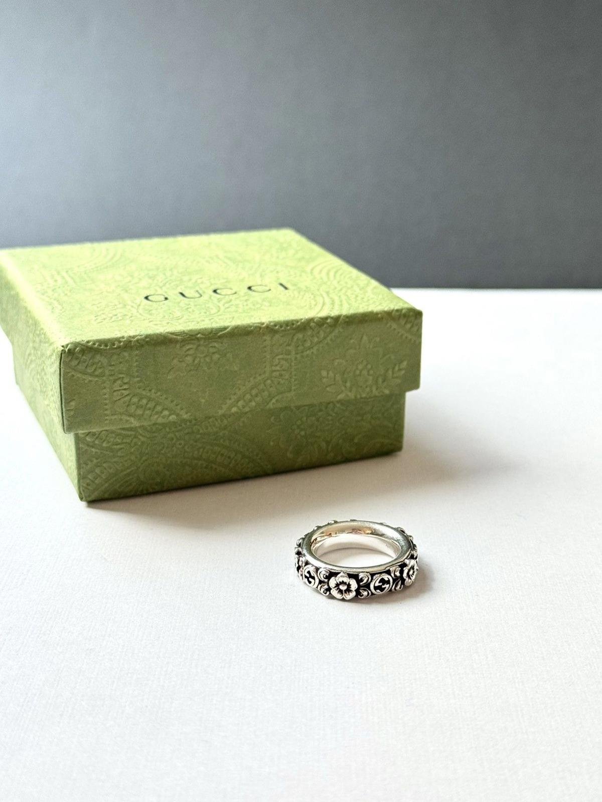 Gucci .925 Silver Flower Ring
