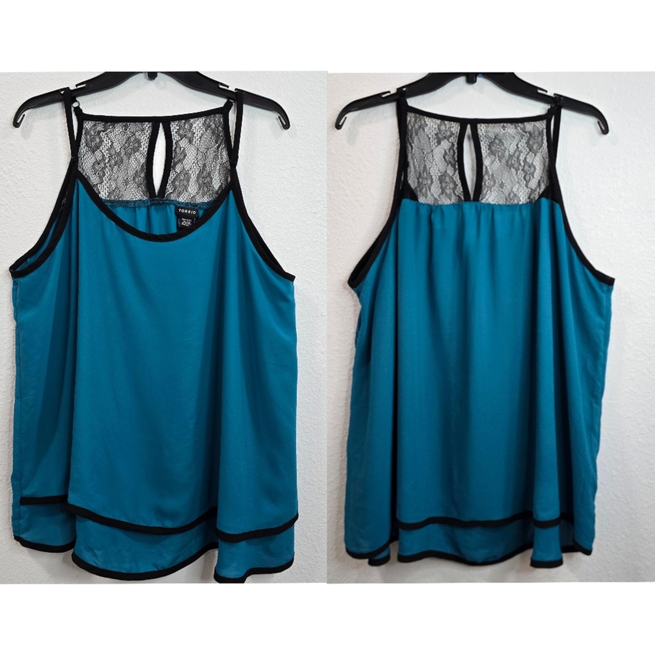 Torrid Shirt Womens Size 1 Blue Sleeveless Lace Back Tank Top Flowy Whimsy.