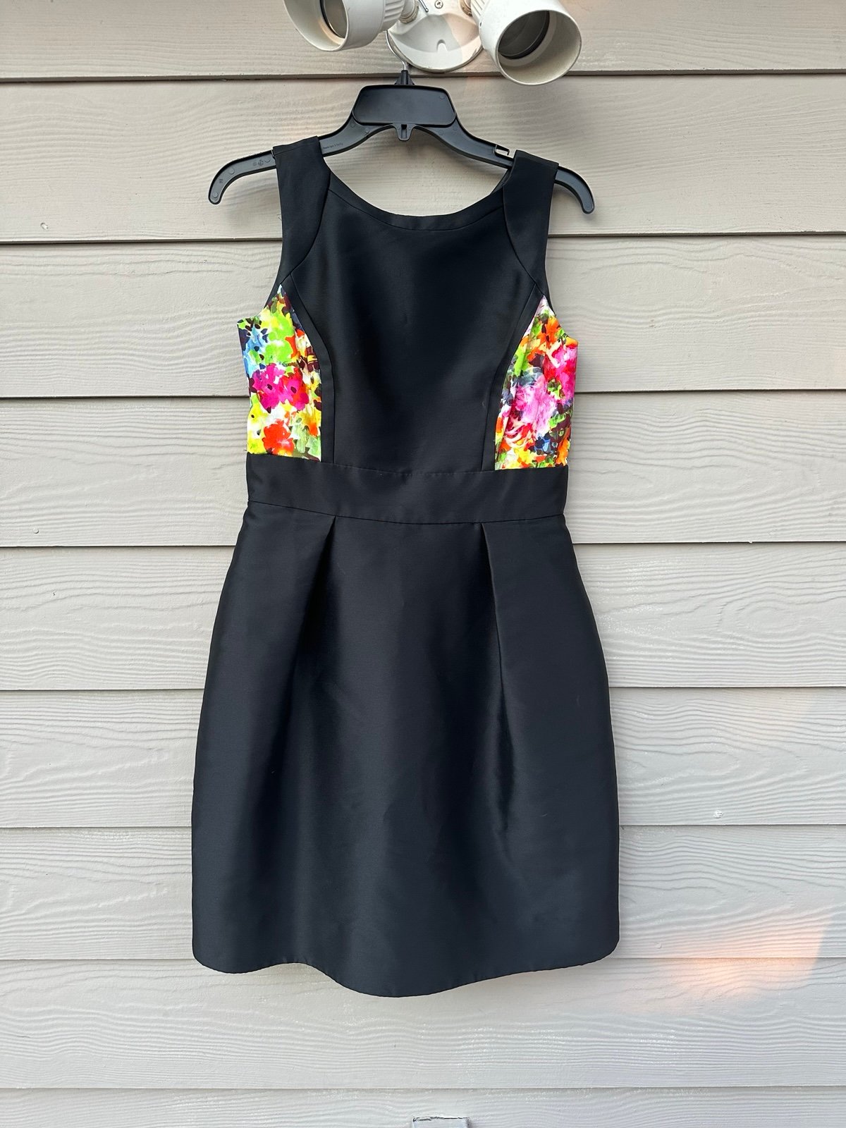 Theia Taffeta Dress Fit Flare Black Floral Sleeveless Scoop Neck Back