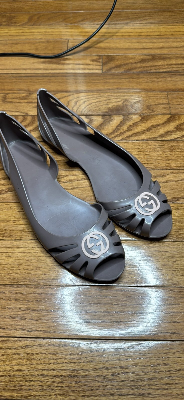 Gucci Jelly Pool Flats 40