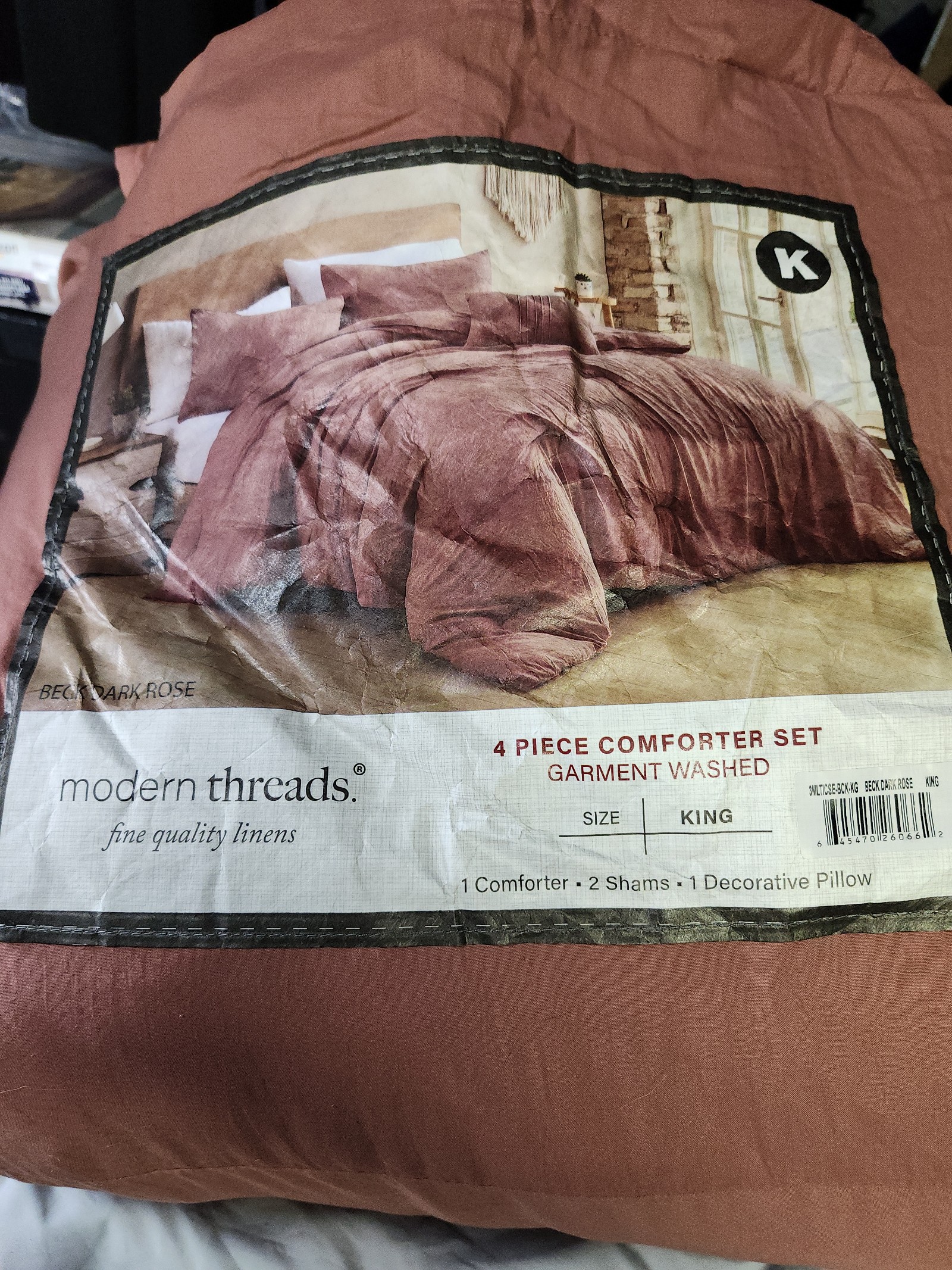 Modern Threads Comforter Set