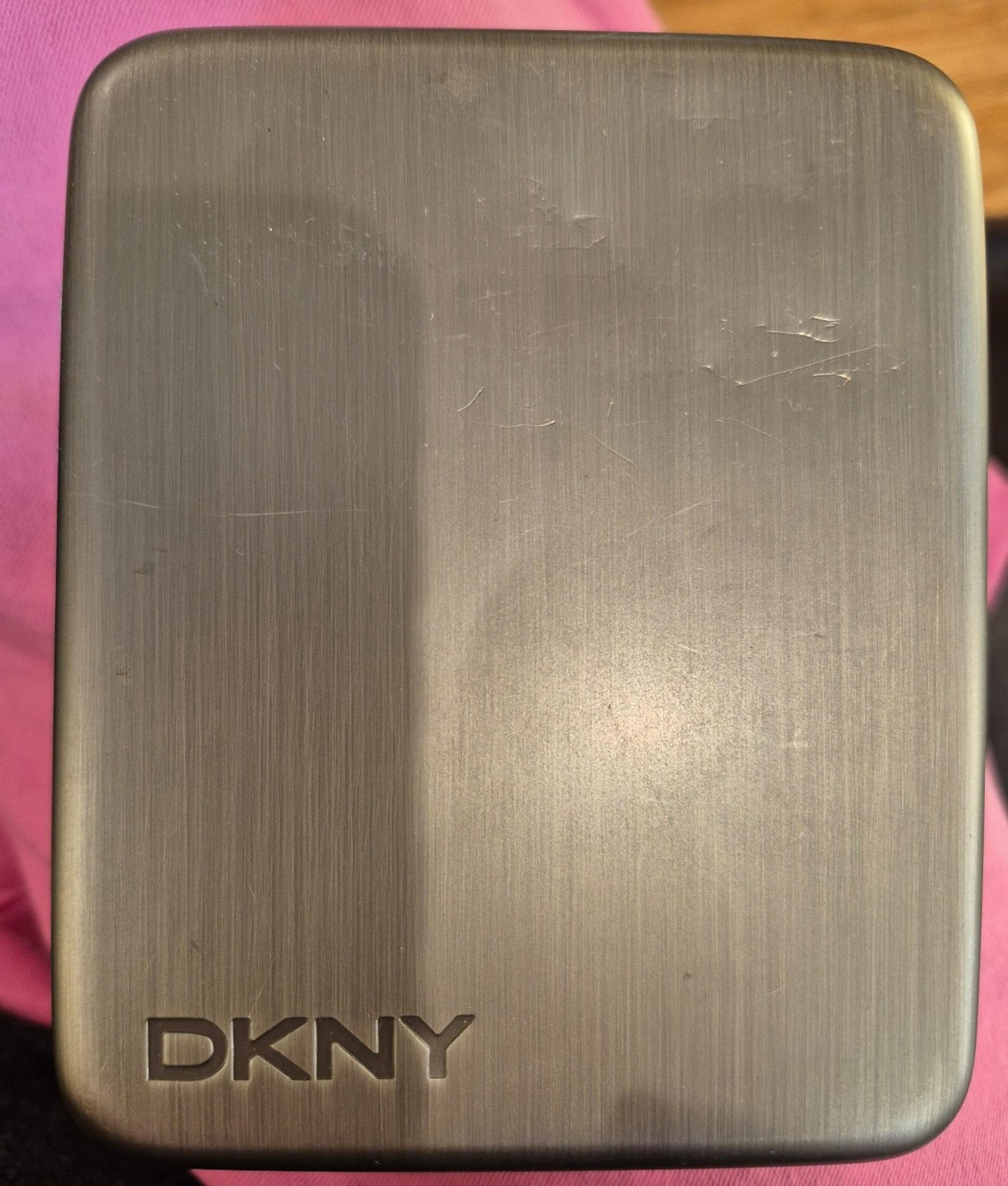 dkny mans wallet