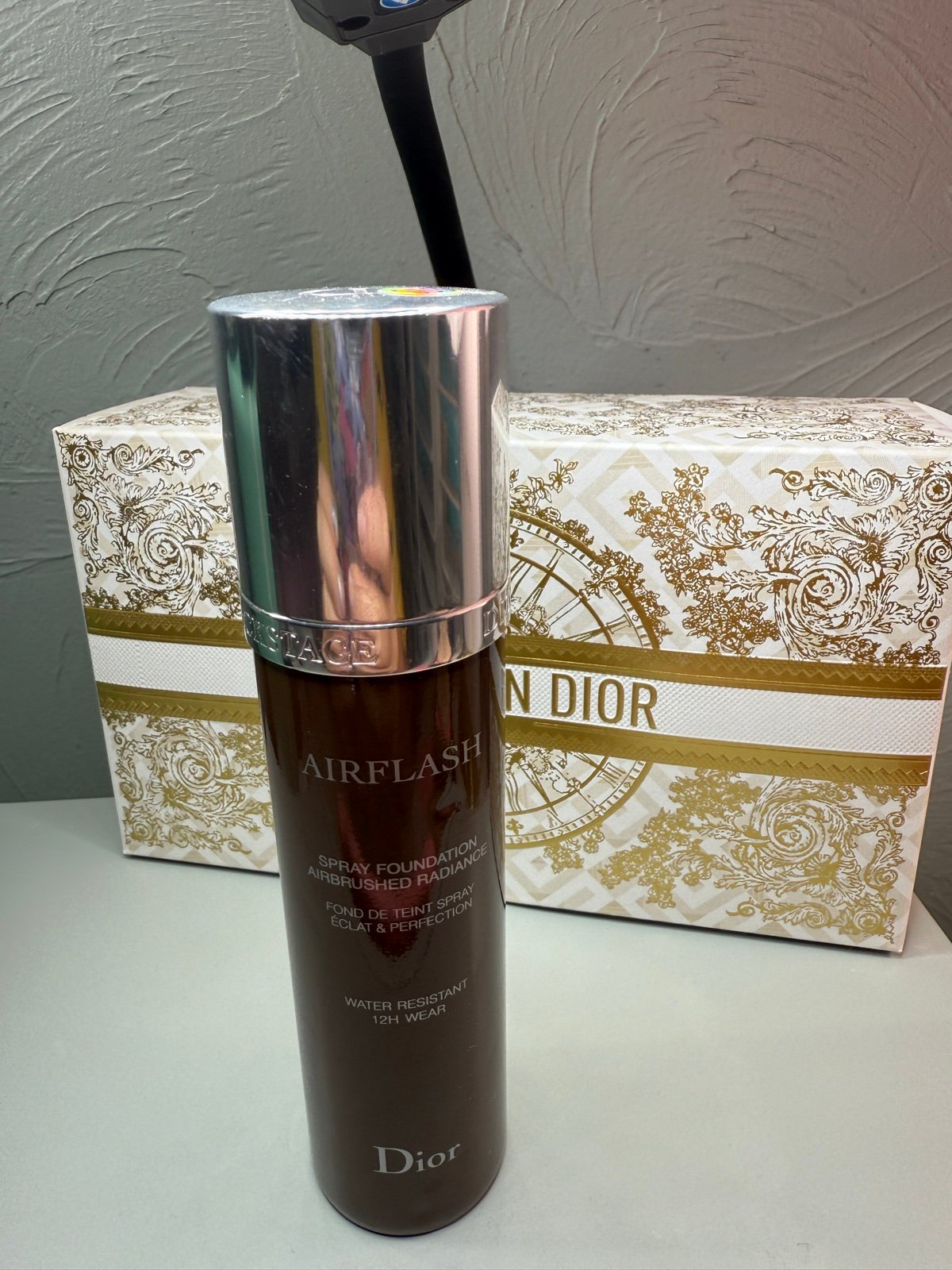 Dior Air flash Spray foundation, shade 8N.