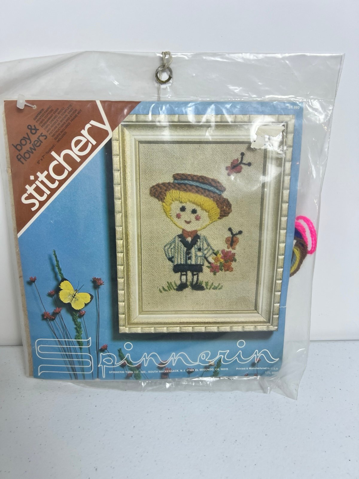 VTG Spinnerin Stitchery Crewel Kit Boys & Flowers ST880 New Old Stock 60’s 70’s