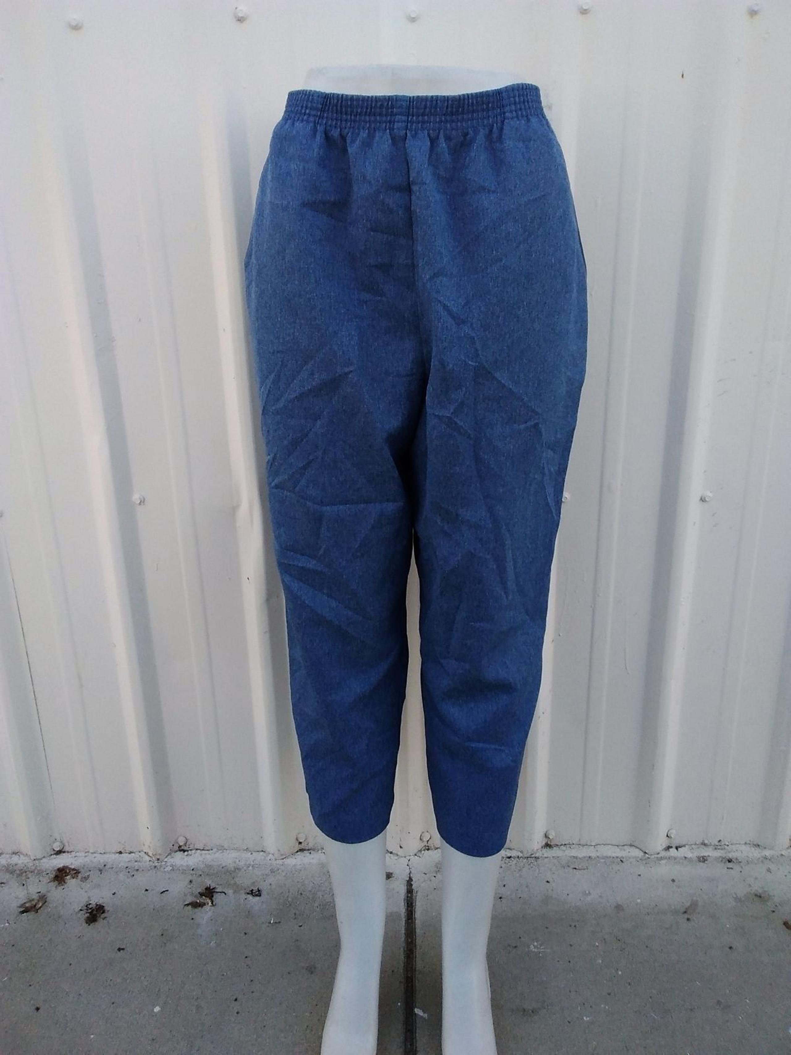 SZ 14 BRIGGS STRETCHY WOMAN'S CAPRI PANT