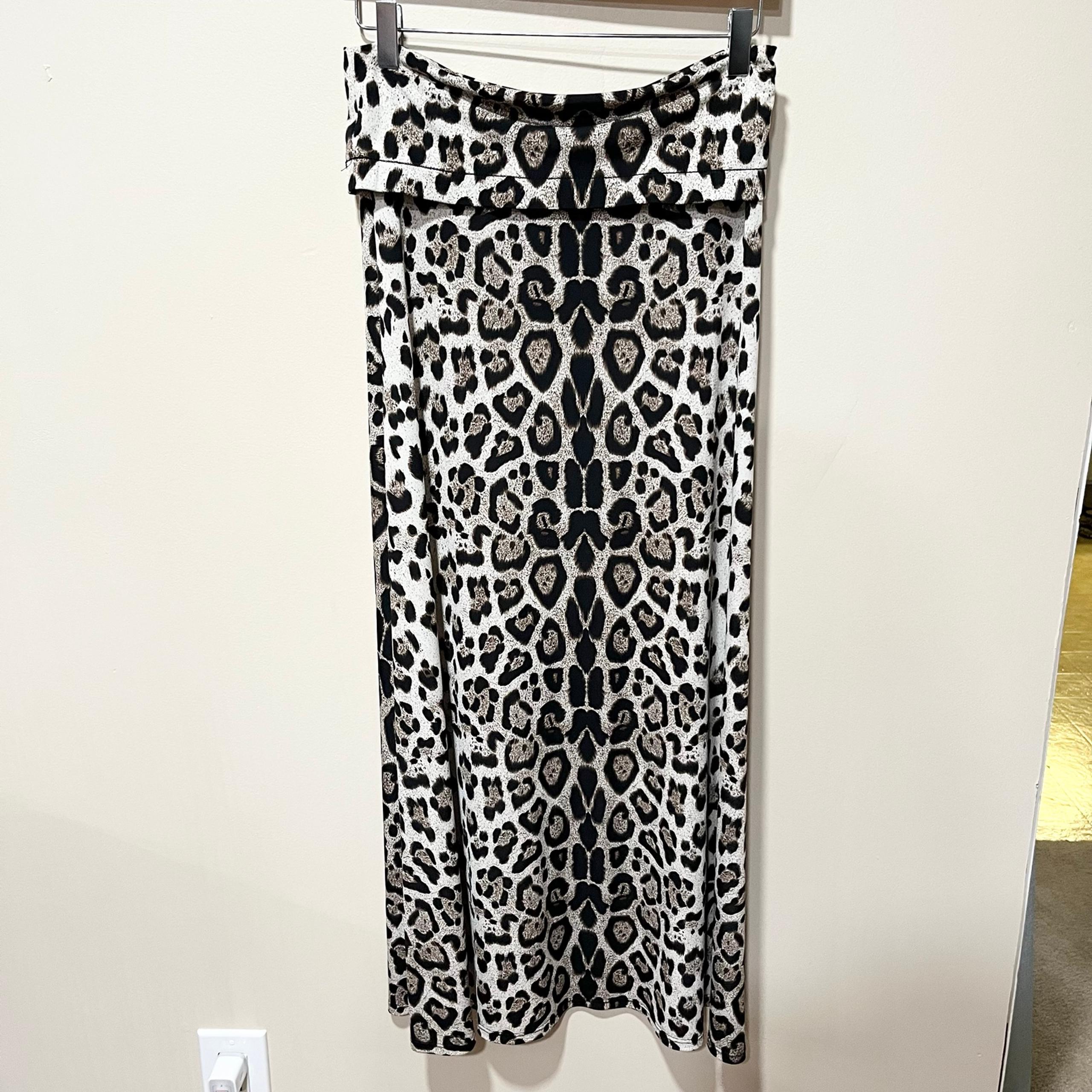 Dressbarn leopard print maxi skirt