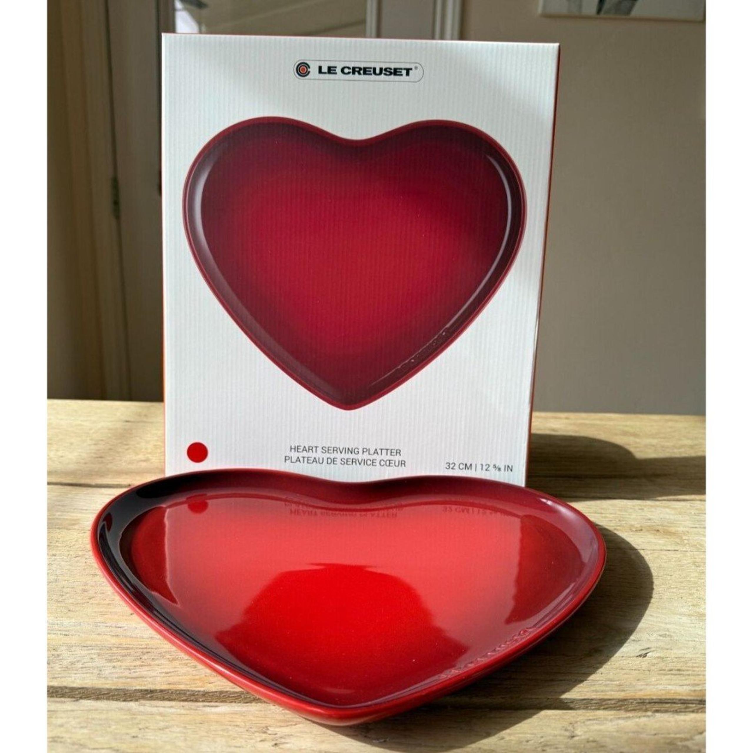 Le Creuset Stoneware Heart Serving Platter 12 5/8 in Cerise Cherry Red NEW NIB