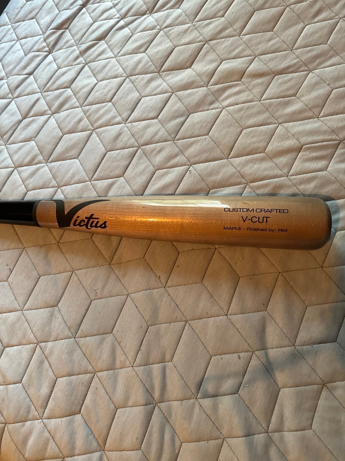 Victus Bat