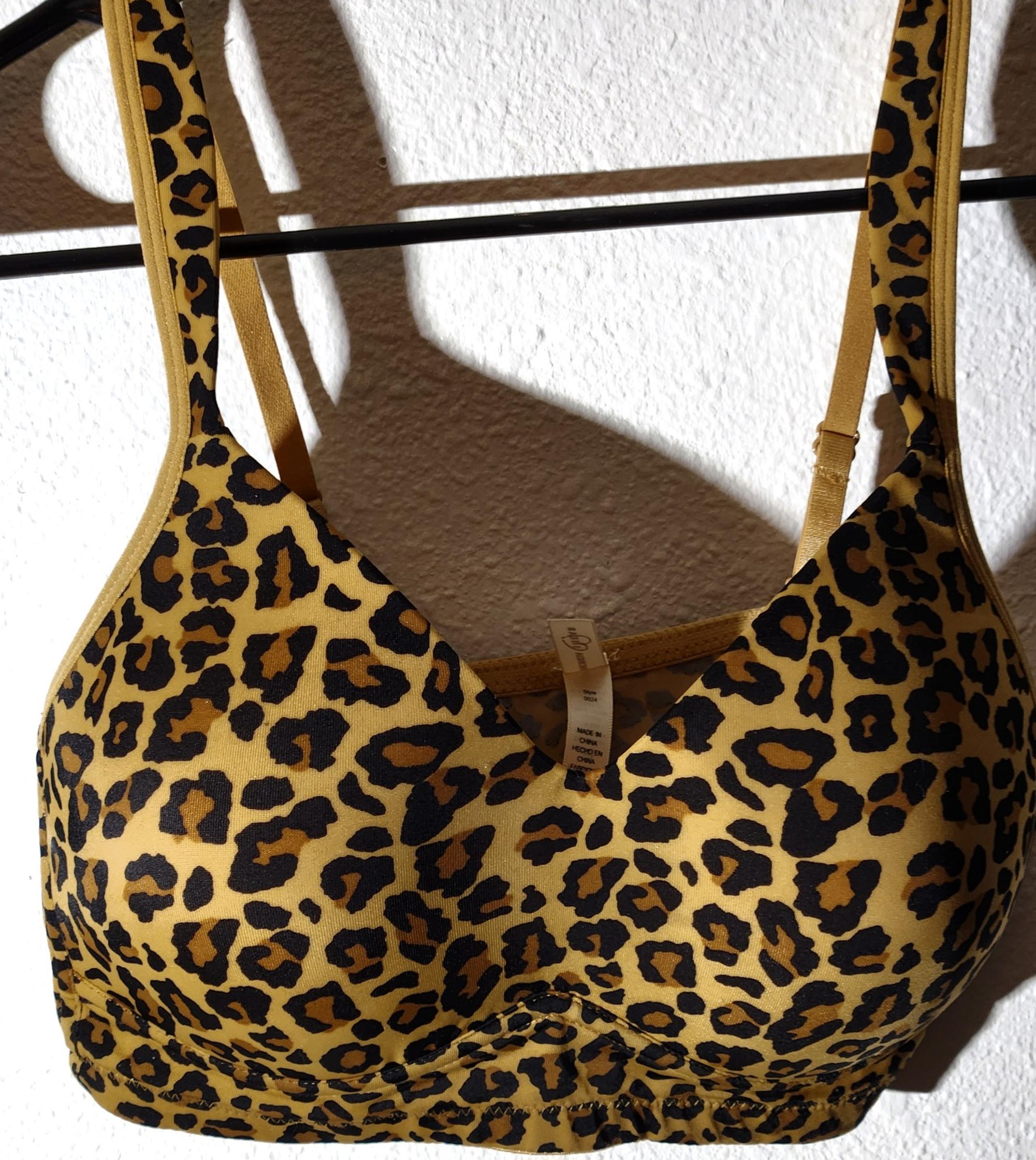 Rhonda Shear 0024 Leopard Print Seamless Molded Cup Bra Womens Size Small