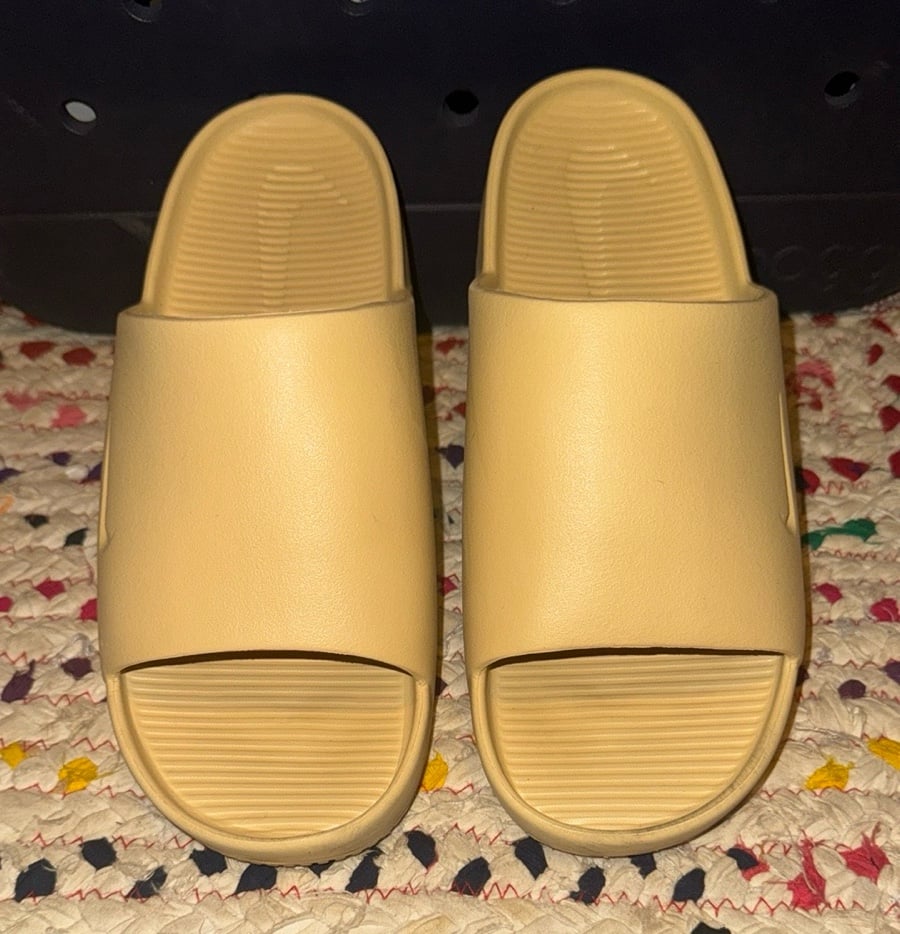 Nike Calm Slides - Beige