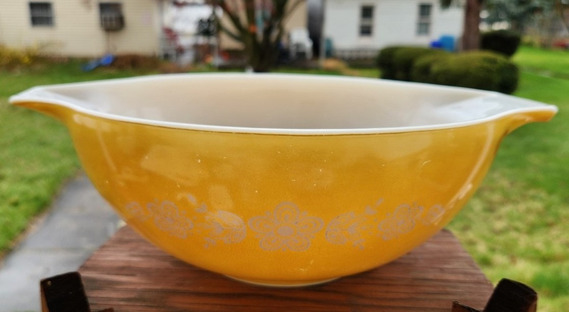 Vintage VTG Pyrex Butterfly Gold 444 Cinderalla 4 QT Large Mixing Bowl