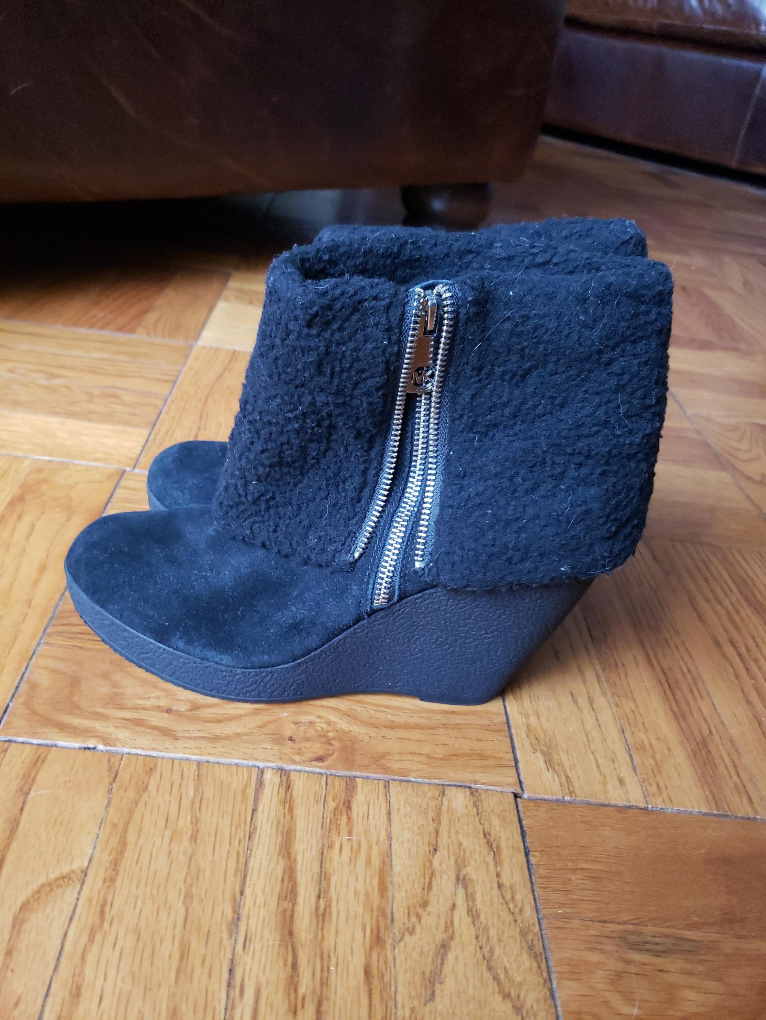 NWOBMichael Kors Women's Black Suede Wedge Boots with Faux Fur Size 10.