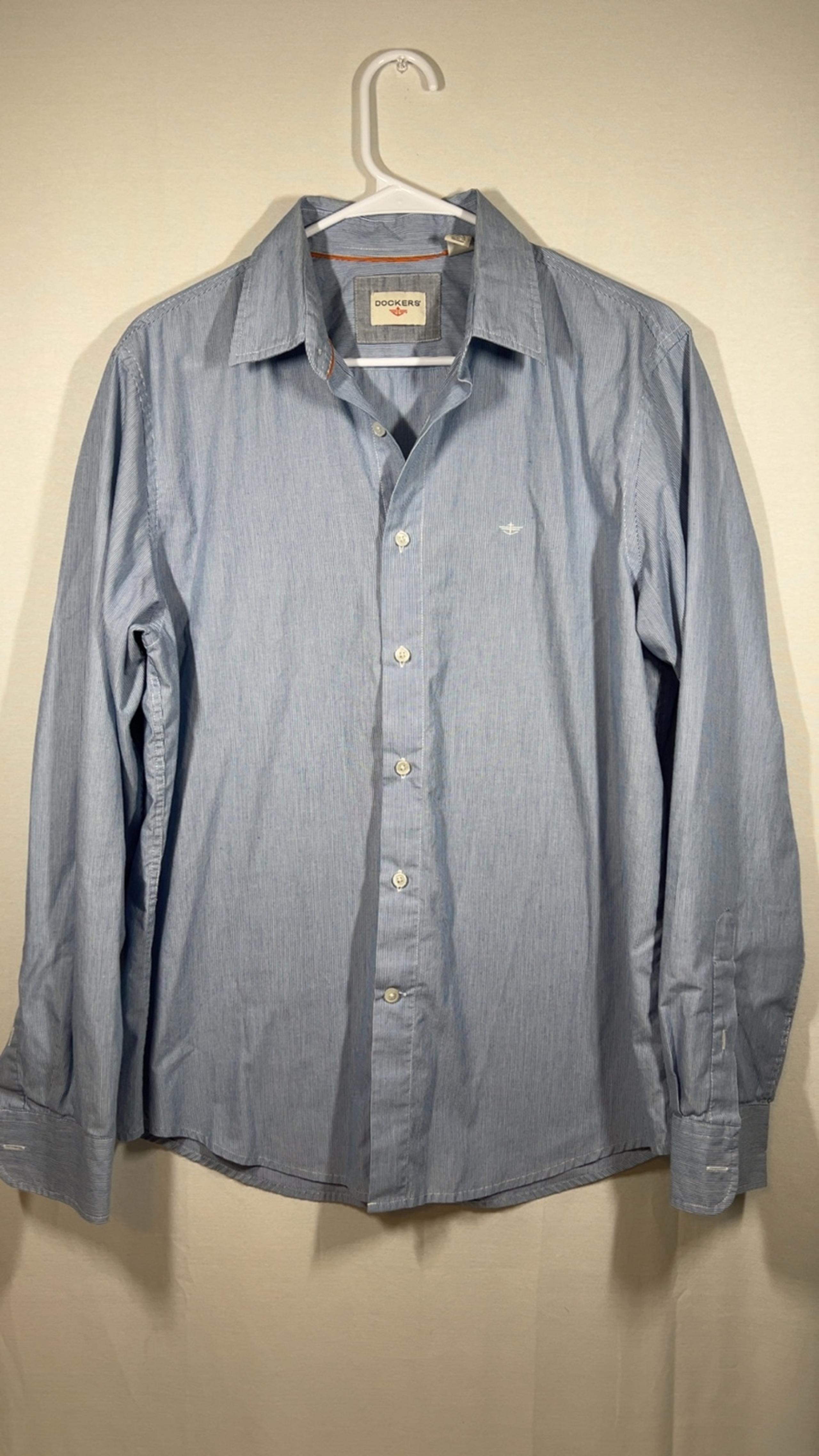 Docker’s men’s long sleeve button down shirt