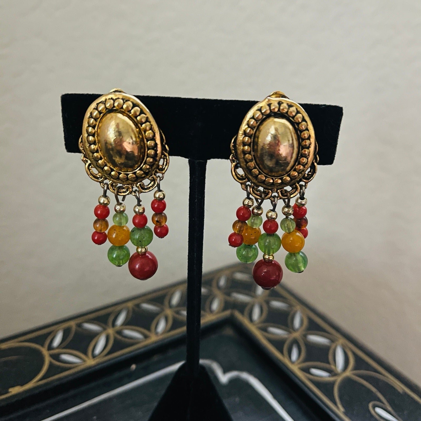 Vintage 1980s gold tone with glass beads clip earrings