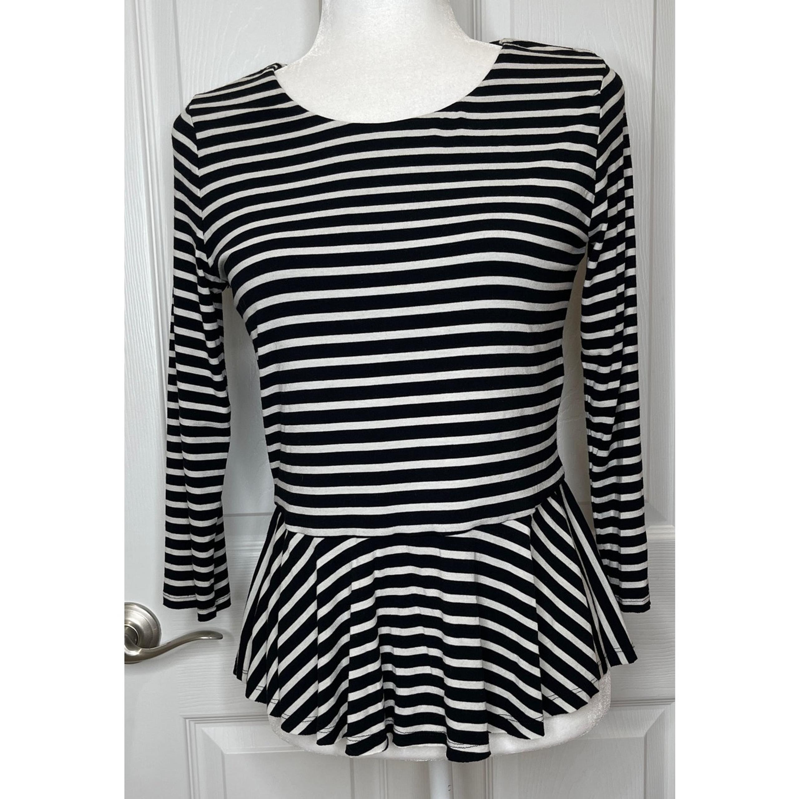 Vince Camuto black white stripe Small Top 3/4 sleeve tiered waist