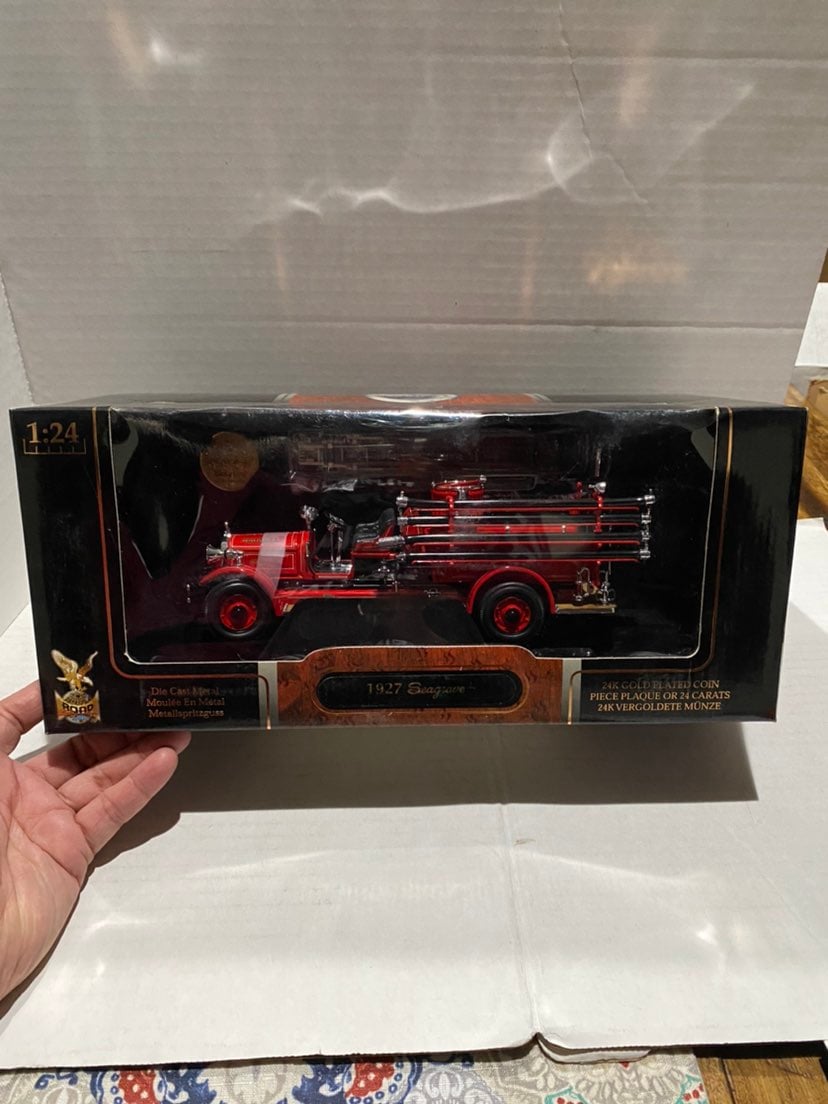 Yat Ming 1927 Seagrave Fire Engine 1/24