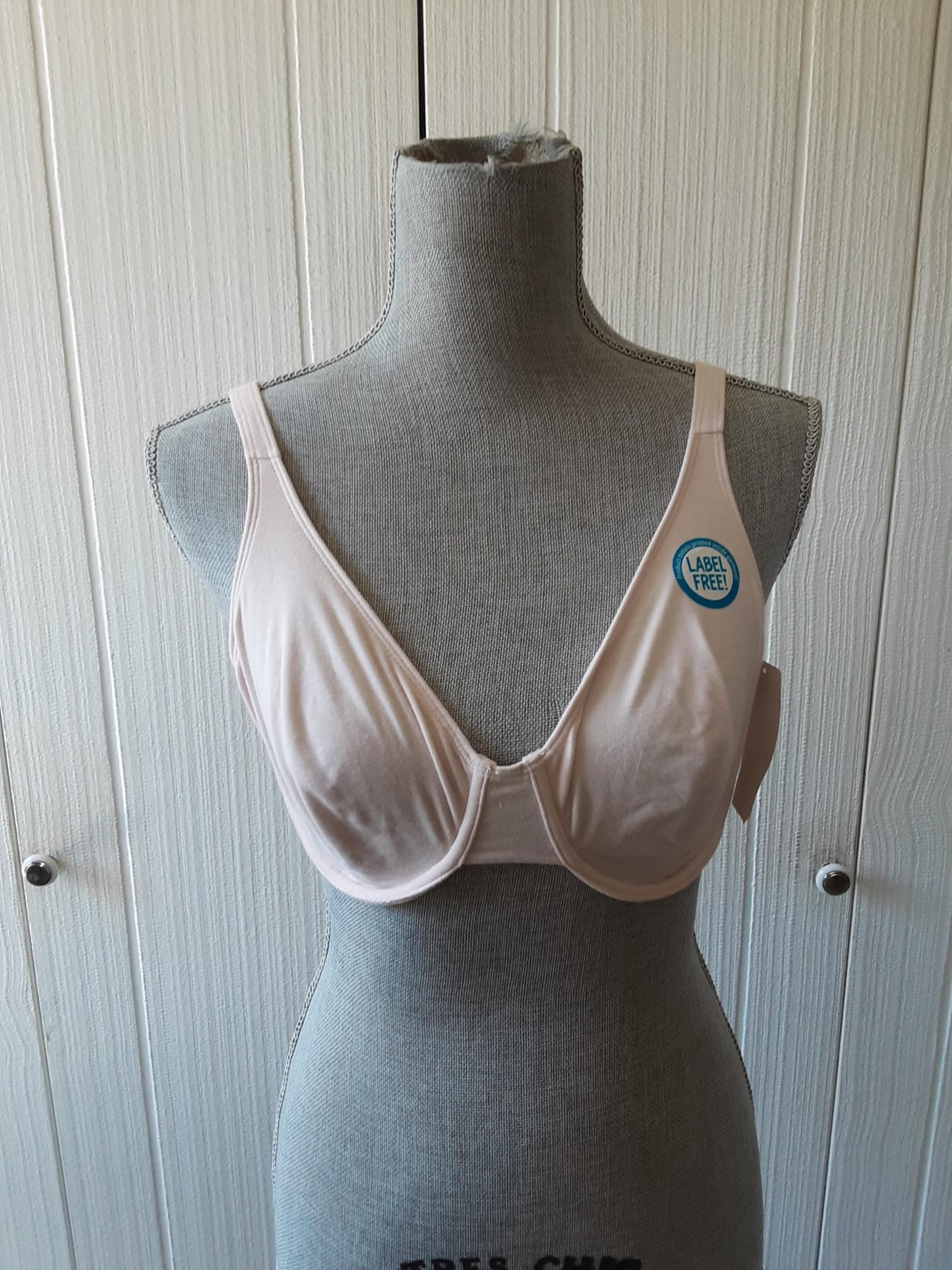 NWT Fruit of the Loom size 36D bra
