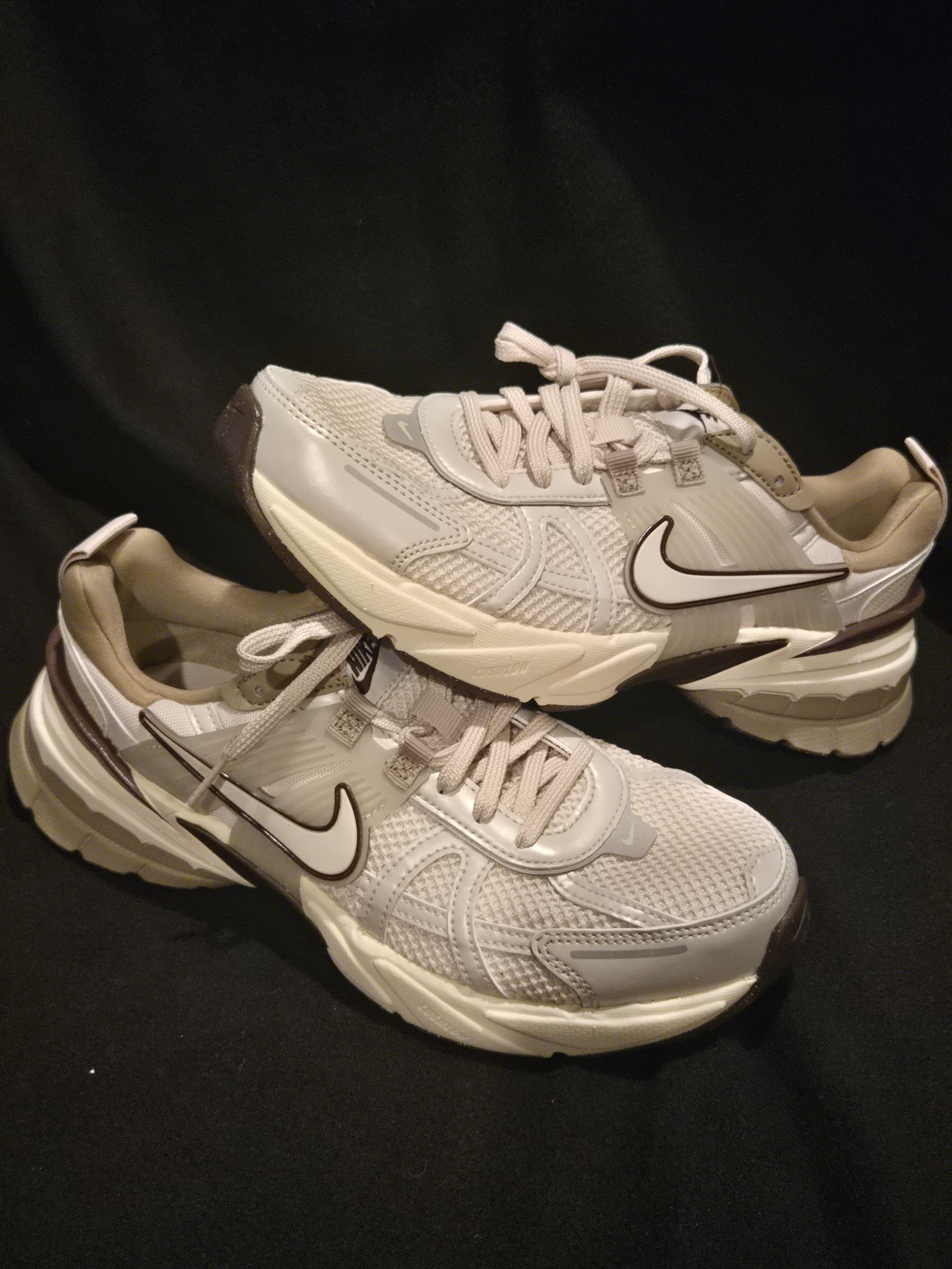 Nike V2K Run Light Orewood Brown FD0736-103 Women's Sz 8.5