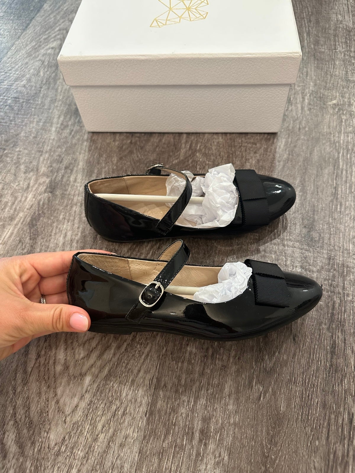 Age of Innocence Ellen black patent ballet flats shoes size 13