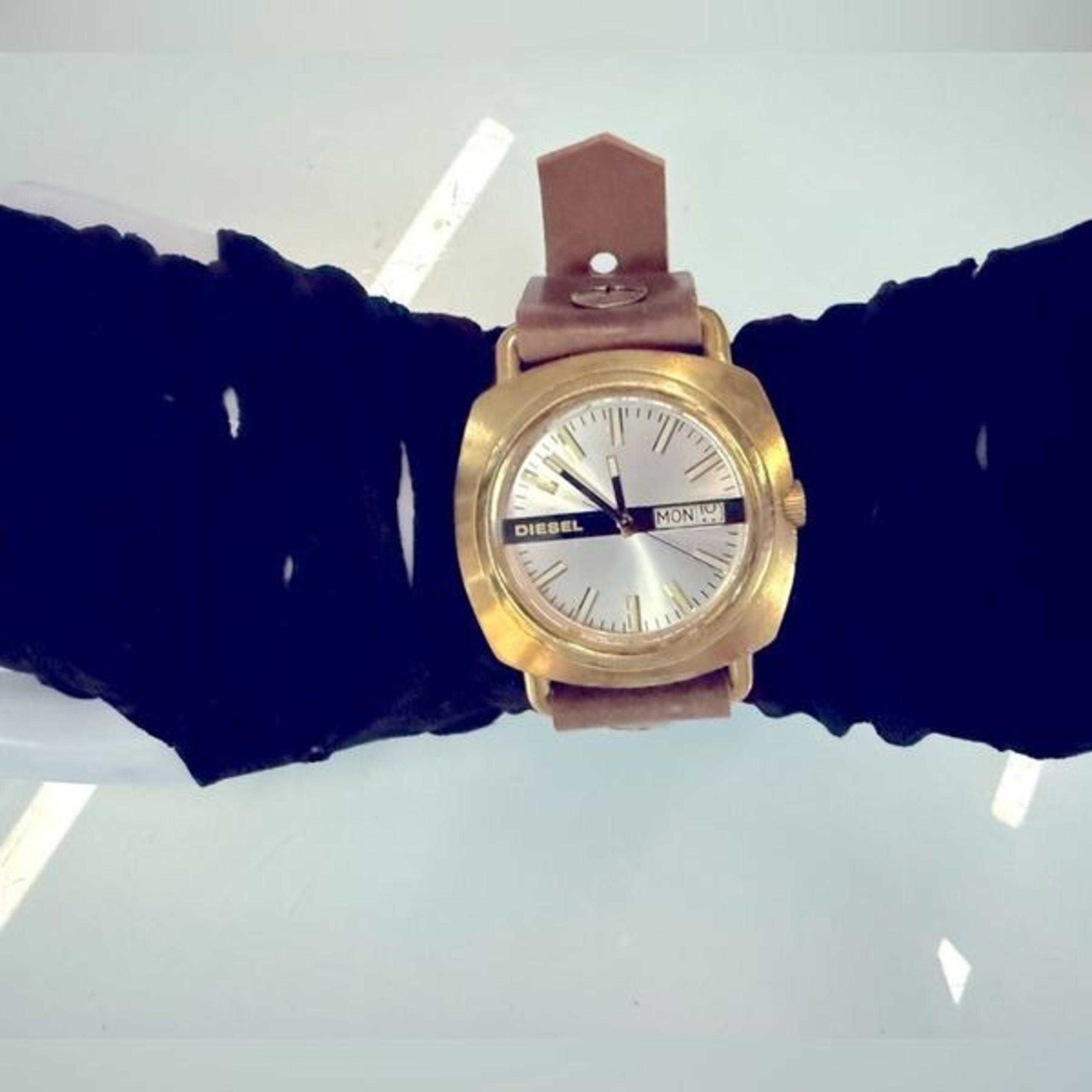 Diesel DZ2124 40mm Square Face New Brown Leather Band Watch new battery