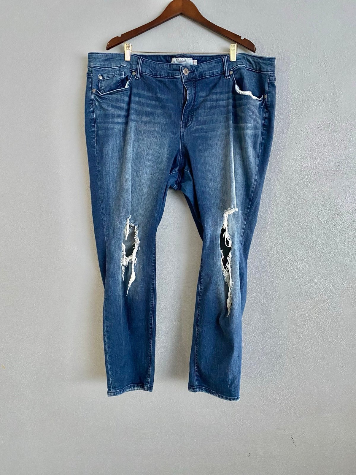 Torrid Jeans Size 26 Blue Boyfriend Distressed High Rise Stretch