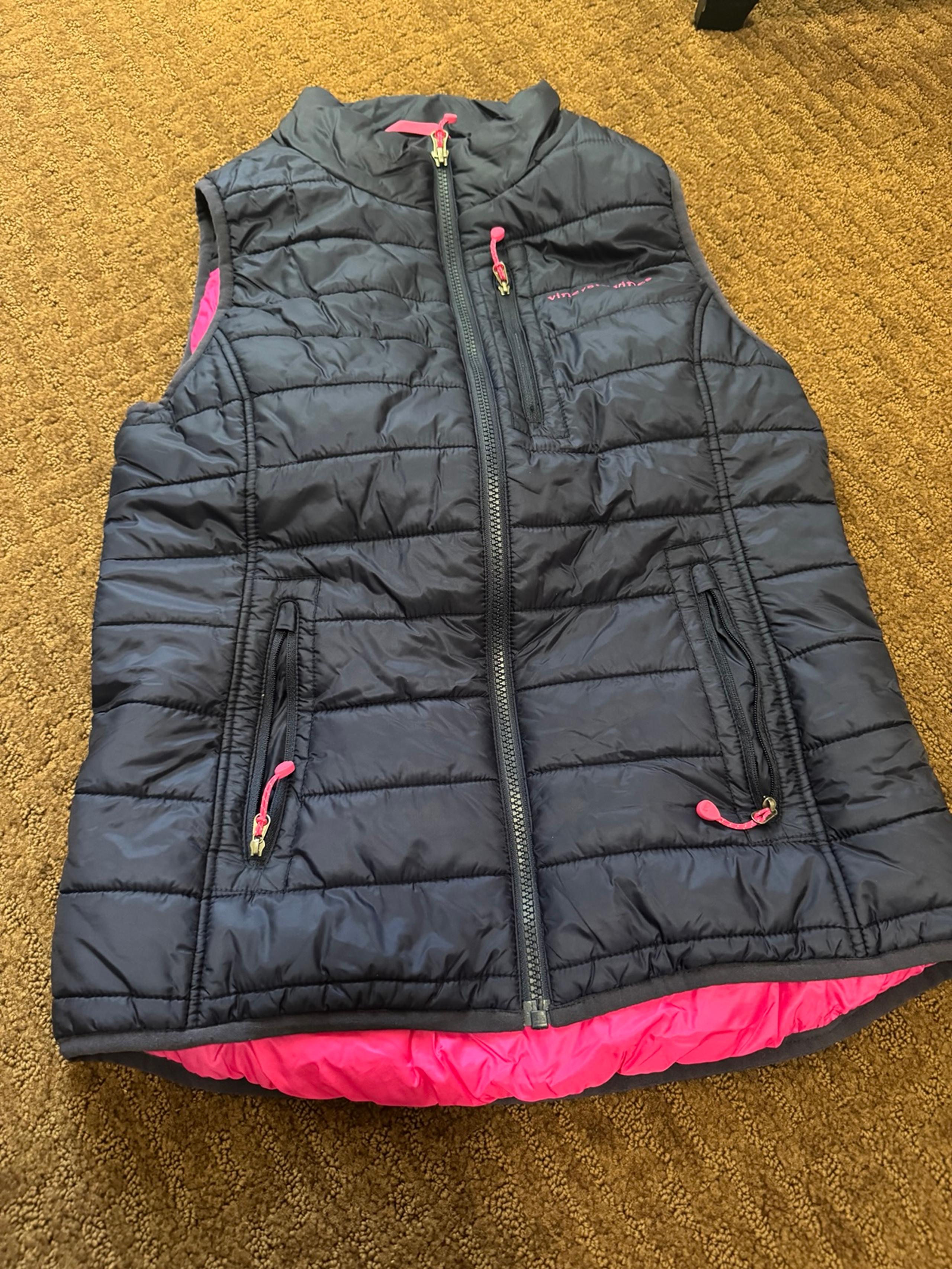 Vineyard vines women’s size xs navy with pink accents vest