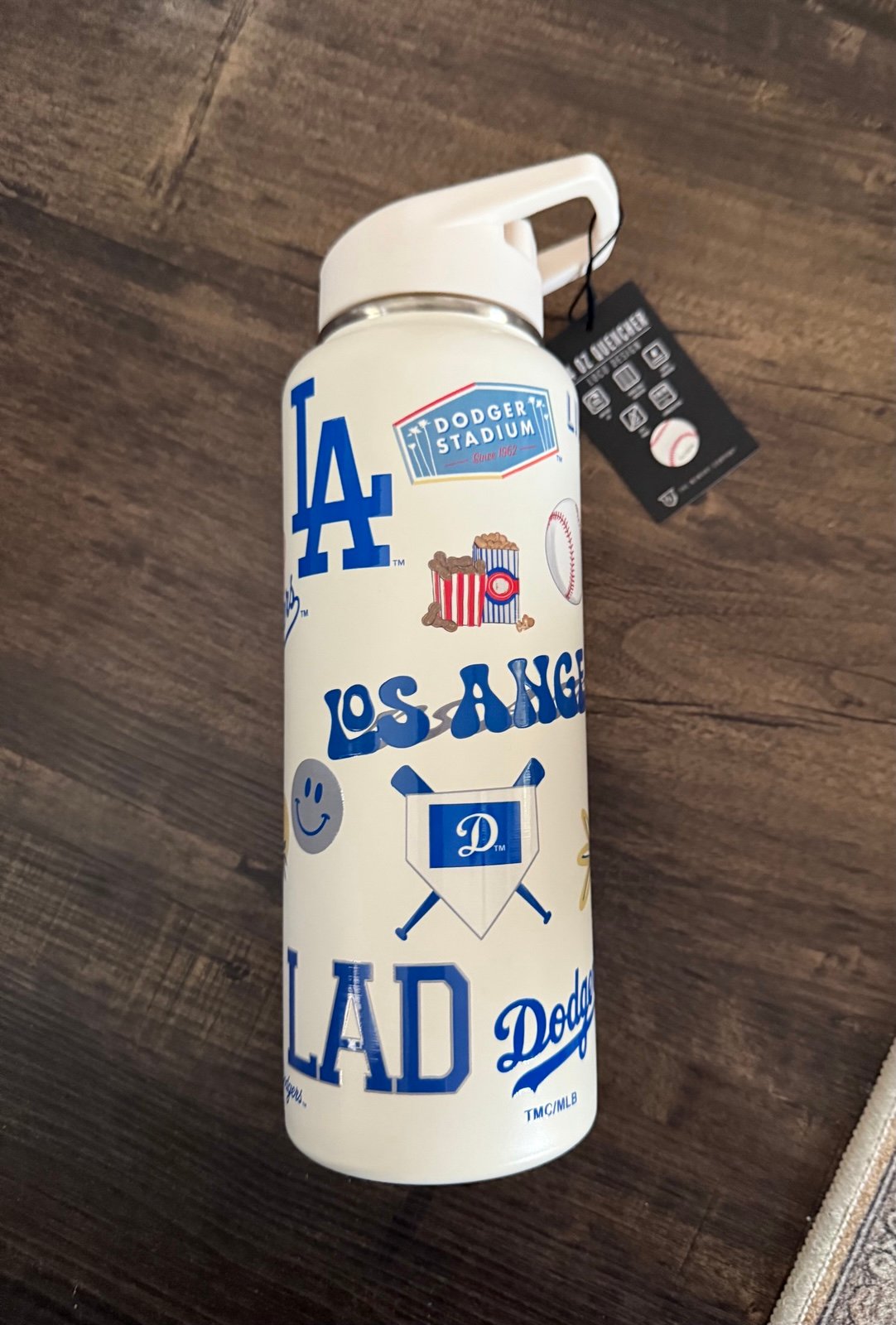 LA Dodgers MLB Insulated SS 34oz Quencher Flip Top Straw Bottle Ivory Cream