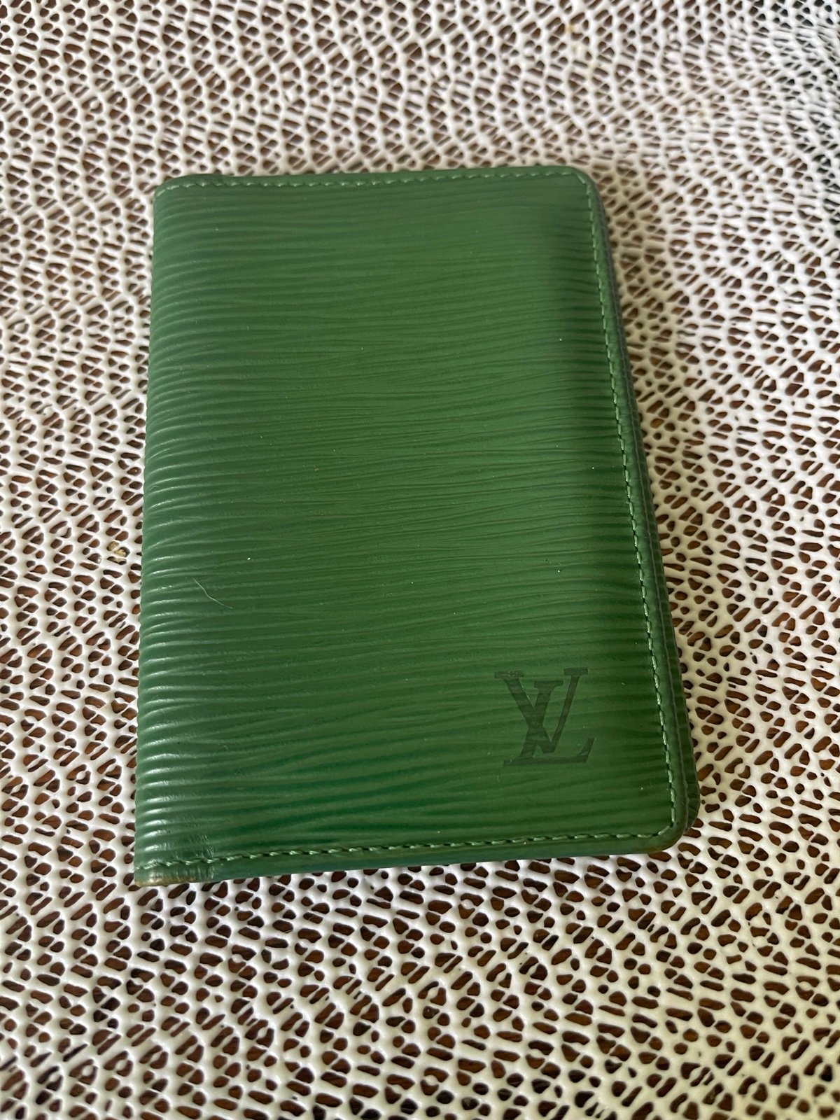 Authentic Louis Vuitton green cardholder wallet, outside like new,