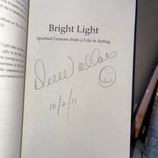 BRIGHT LIGHT SIGNED DEE WALLACE 1ST SOFTCOVER