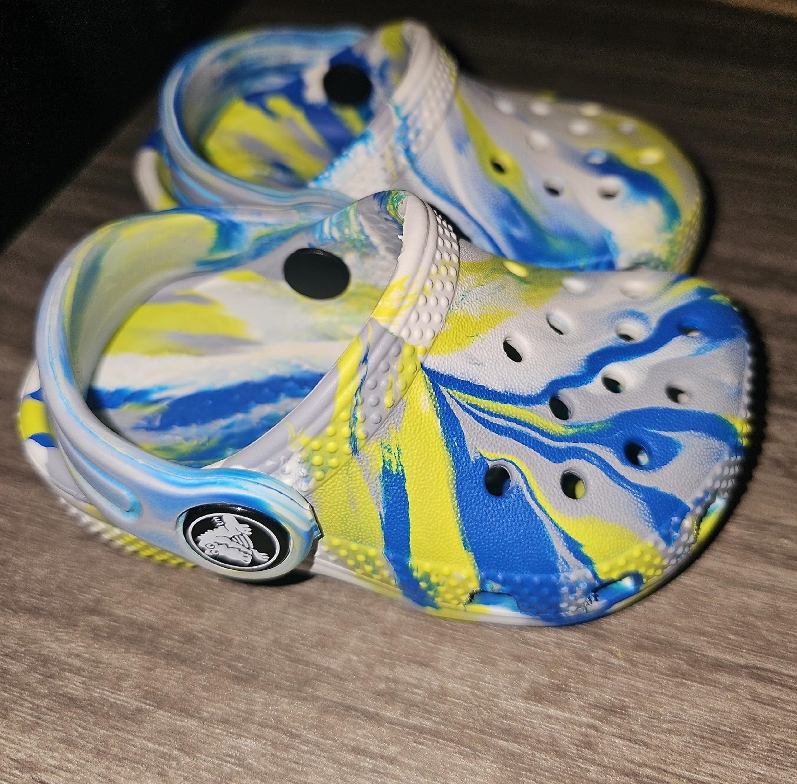 Crocs Dyed Multi-Color Baby Sandals Shoes Size 4