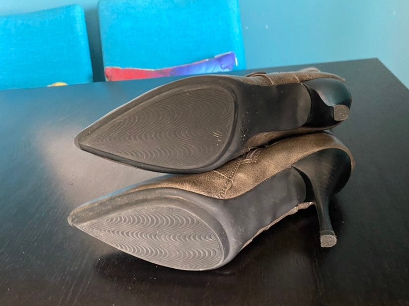 NWOB Refresh womens over the calf stiletto boots gray shops faux leather 8.5