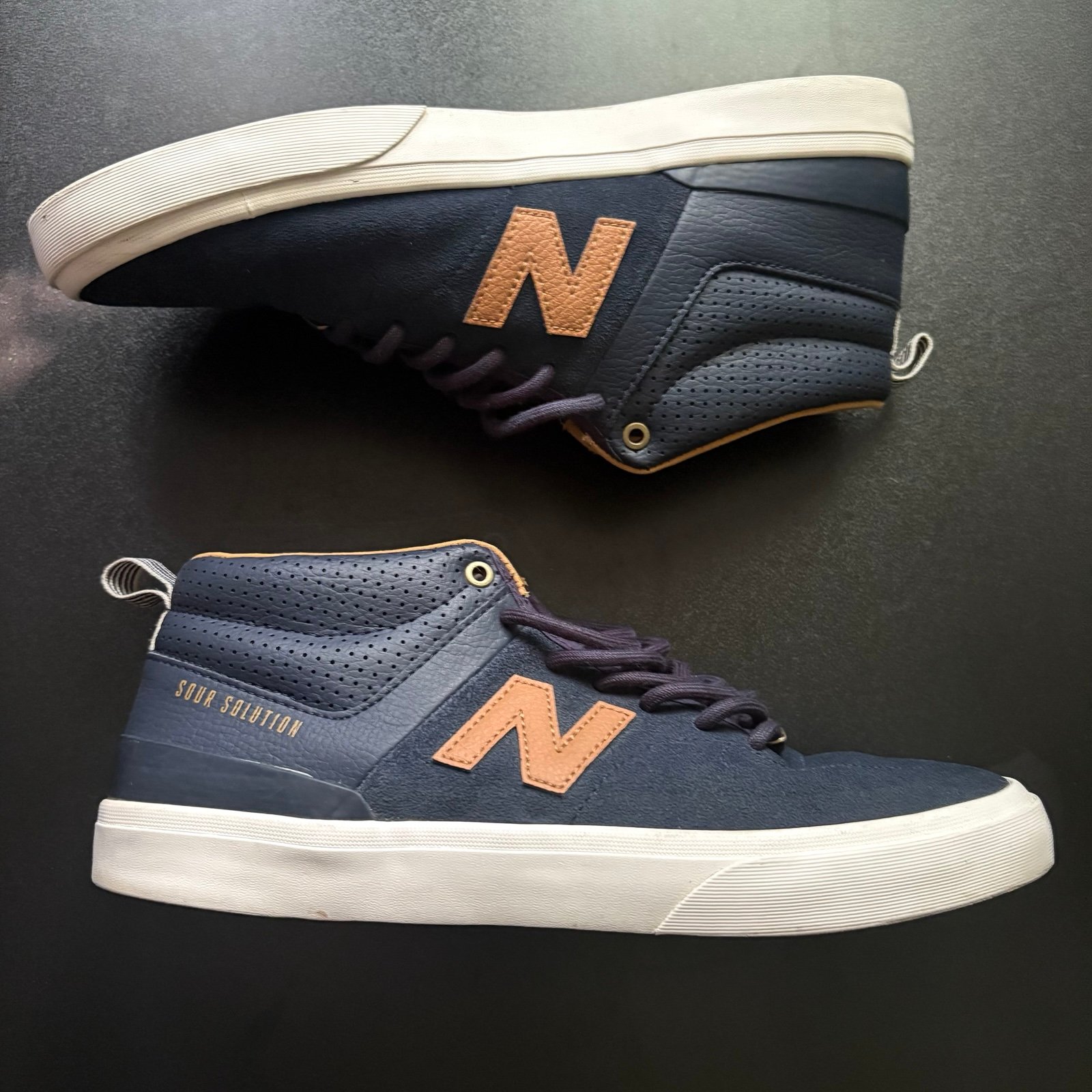 New Balance 379 Mid Navy/Gold Sour Solution Size 9 sneakers casual preppy