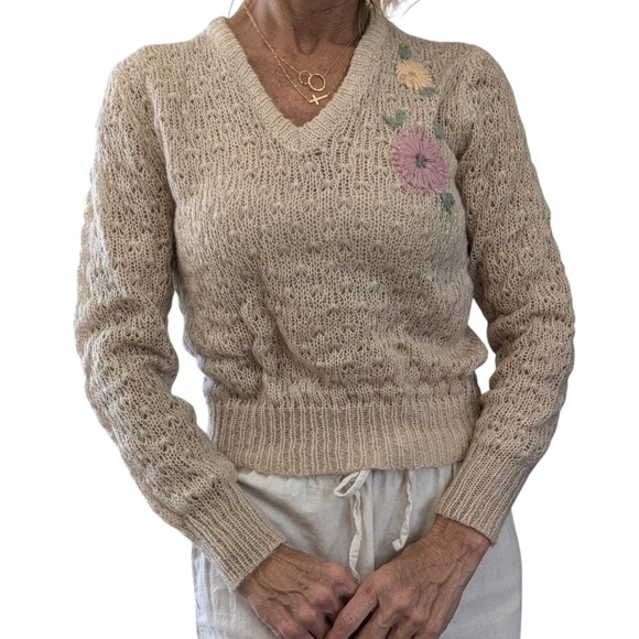 Vintage Golden Touch 1970s Shrunken Knit V-Neck Coquette Sweater Floral Detail M