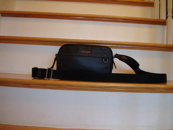 COACH Graham Crossbody Smooth Leather Black Adjustable Strap VERY GOOD CONDTION!