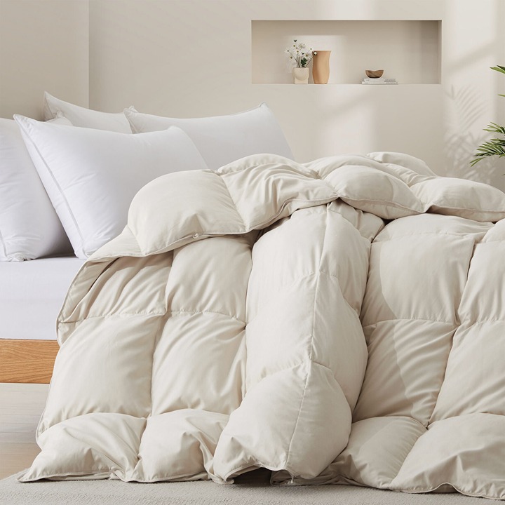 NEW Oversized Down Comforter Ultra Soft Cozy Queen Bed Blanket 88'' x 88''