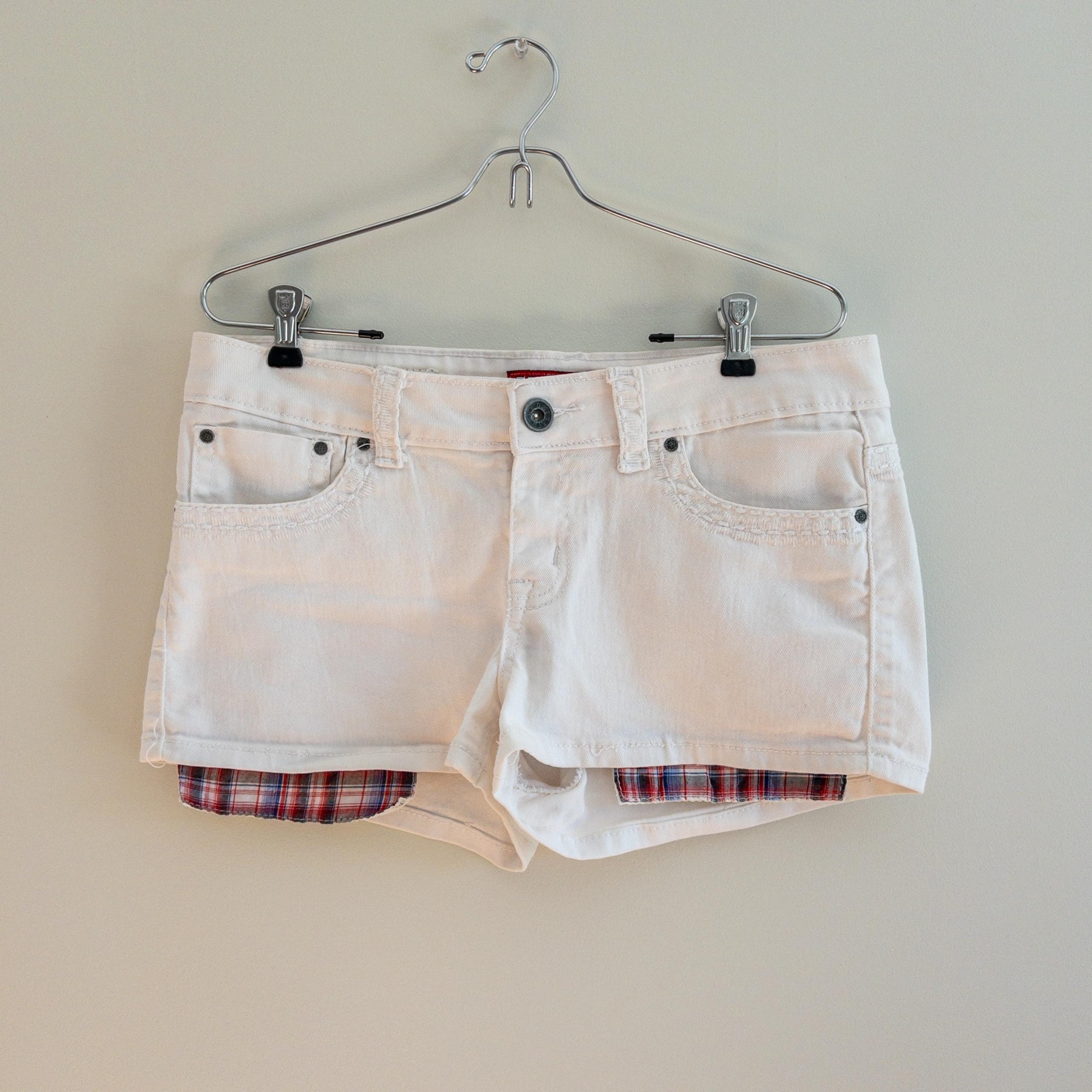 Red Rivet White Denim Jean Shorts Plaid Pockets Size Women's 12 Junior's 13