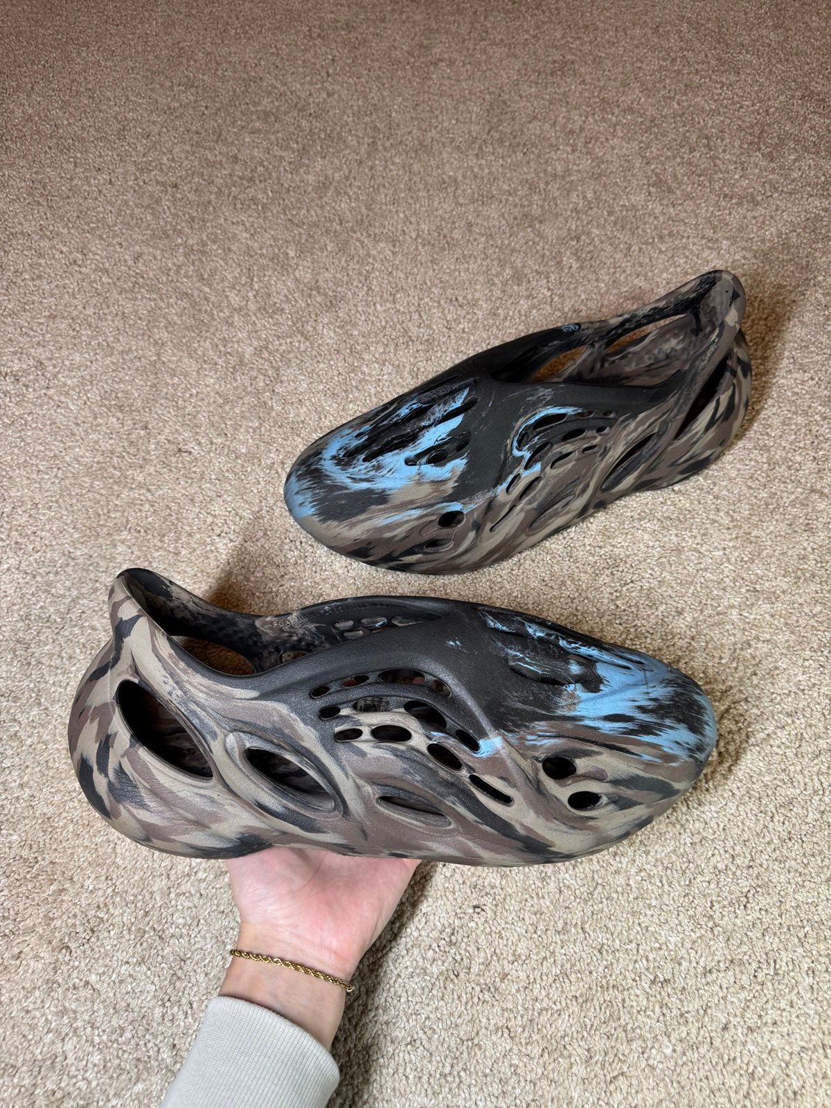 Yeezy Foamrunner Cinder