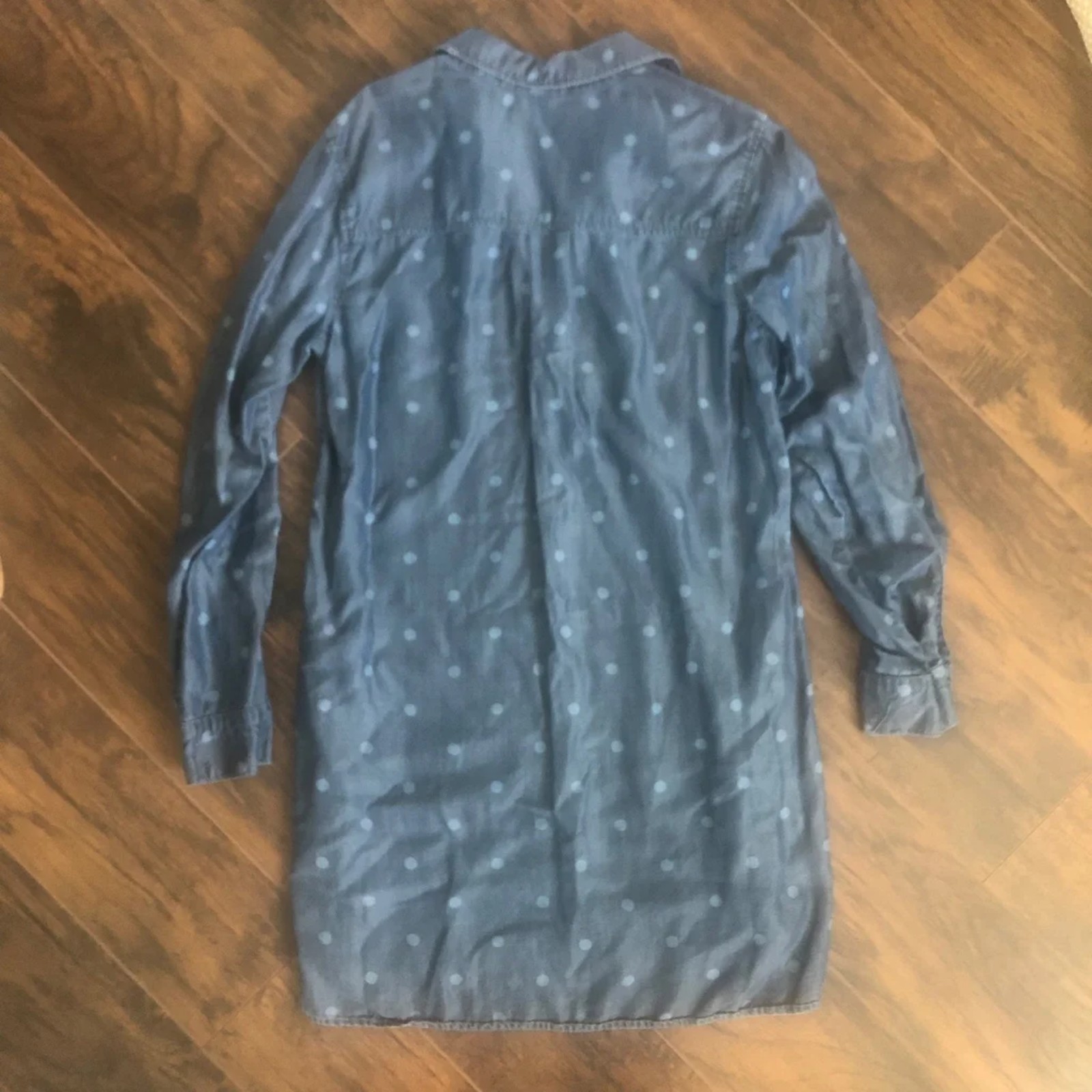 blue polka dot shirt