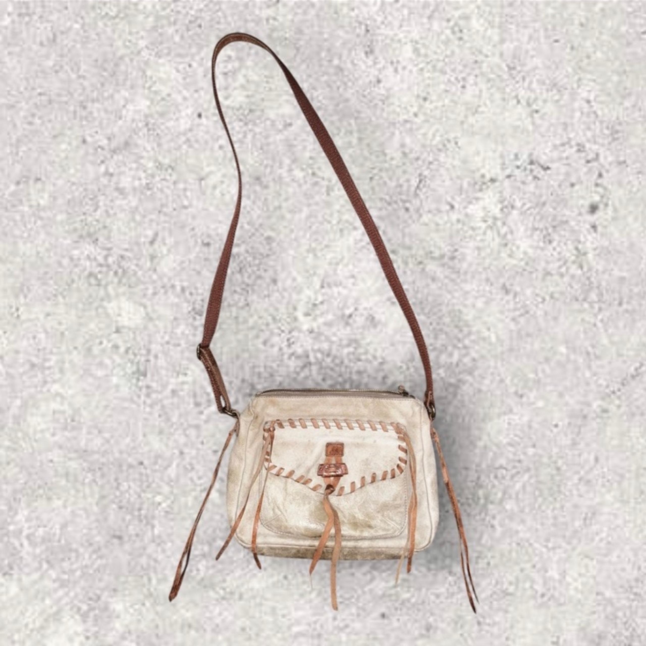Lucky Brand CHIMAYO LEATHER Shoulder Bag / crossbody bag.