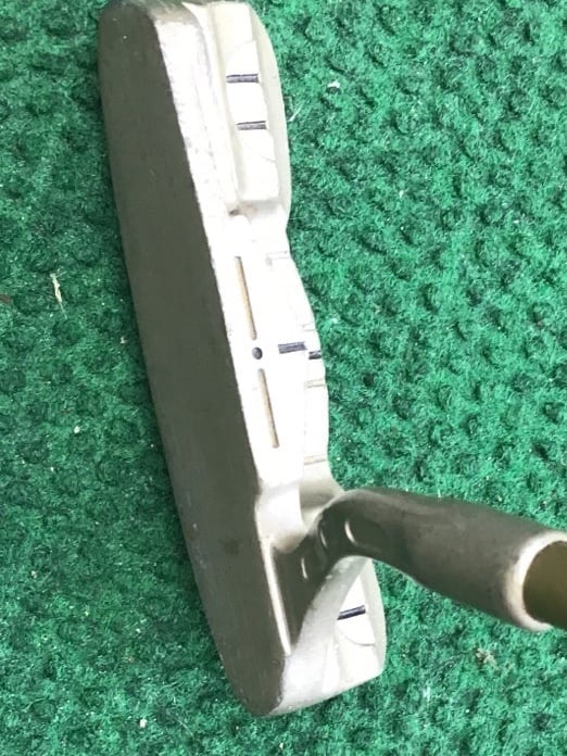 Putter right handed