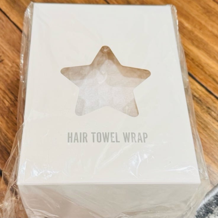 Jeffree Star Cosmetics Hair Towel Wrap
