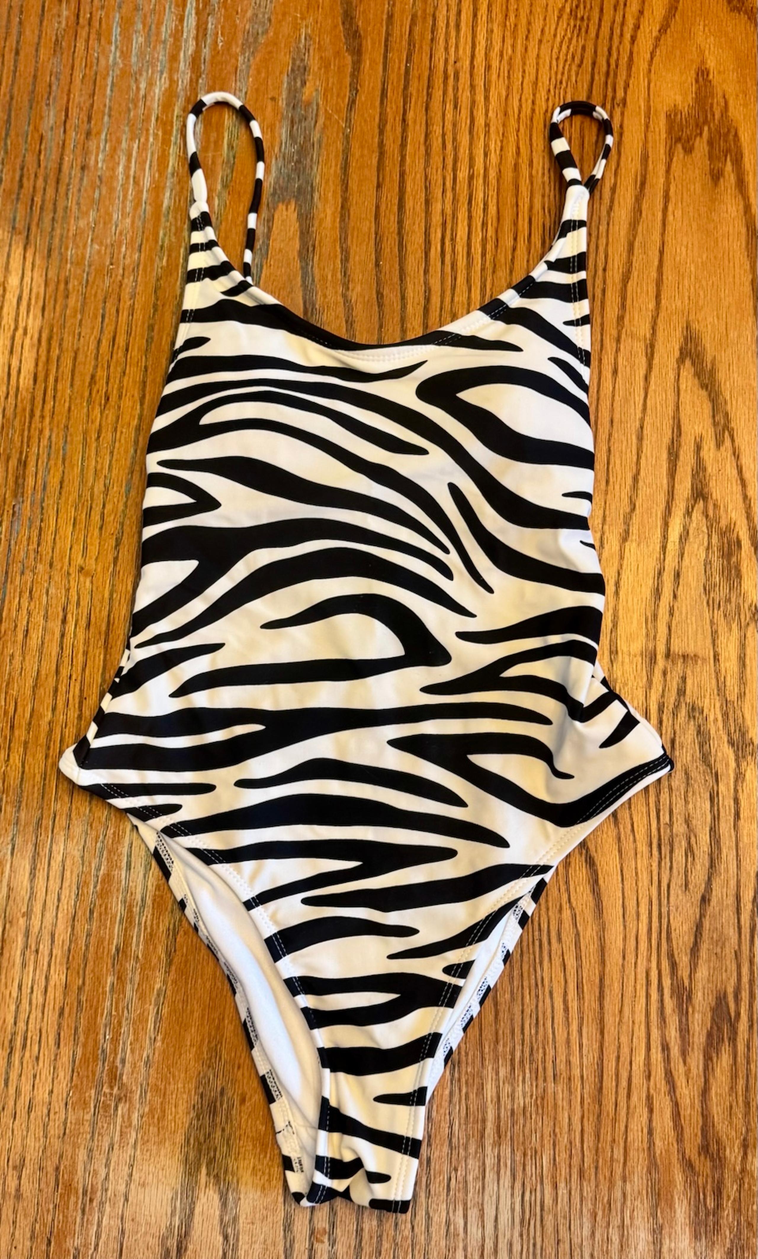 Xhilaration Season 01/2021, One-piece Zebra Print Swimsuit Size XS