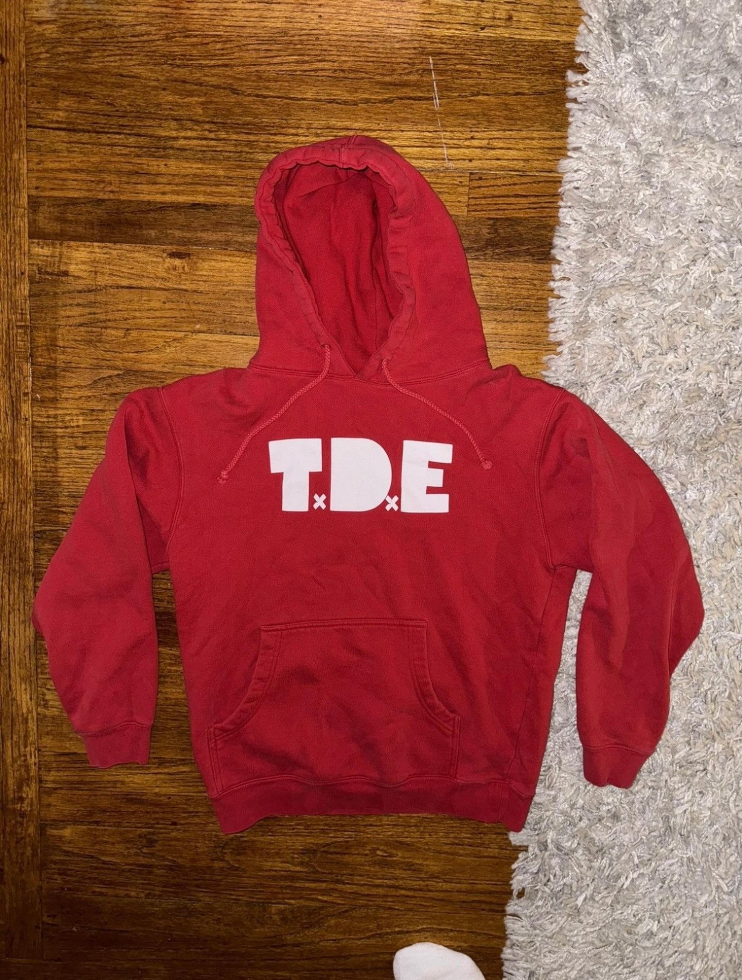 Men’s size 2XL Kendrick Lamar TDE Hoodie red tee merch tour sweatshirt champ new