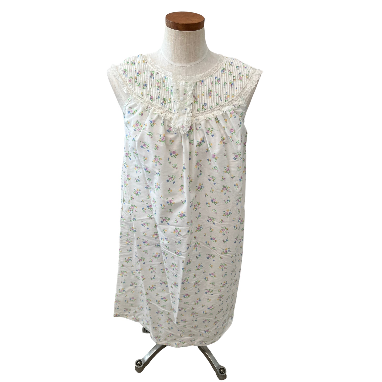 Vintage 70 Barbizon White Floral lace trim Sleeveless Summer nightgown