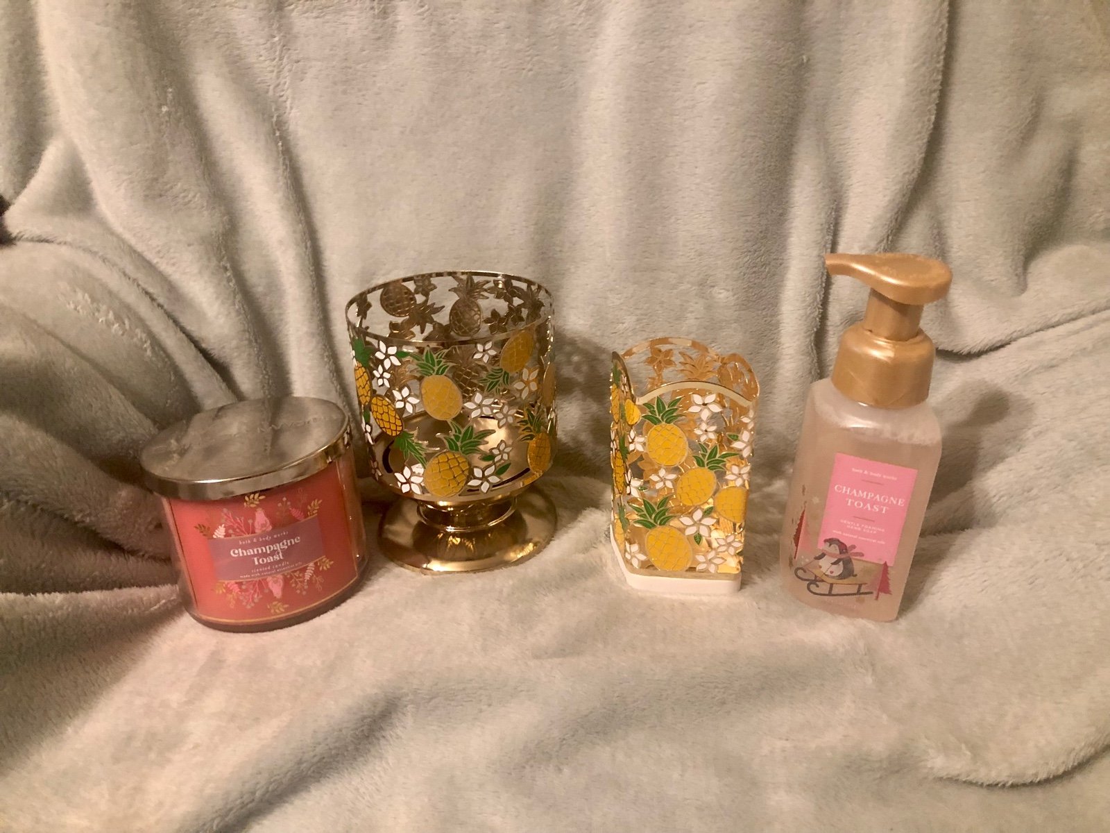 NWT Chanpagne Toast Pineapple Holder Bundle