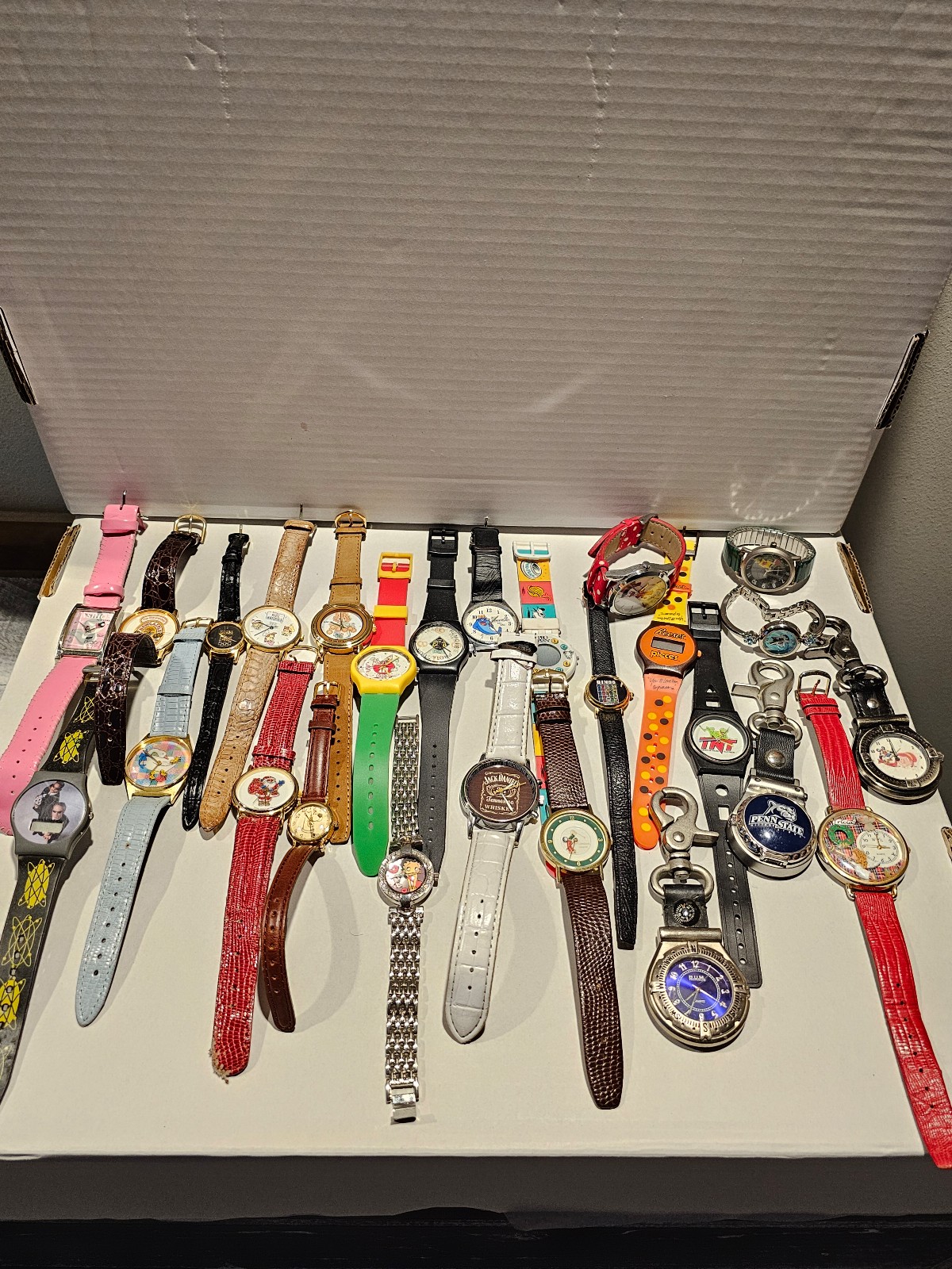 24 Vintage & Retro Cartoon Character Holiday & Advertising Watches