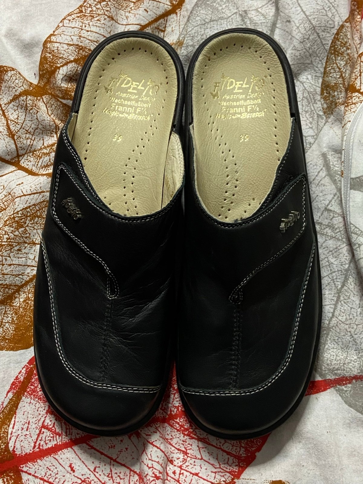 FIDELIO Austrian Design Black Leather Slides