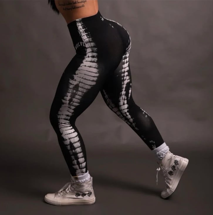 Darc Sport EVERSON SEAMLESS LEGGINGS IN BLACK / WHITE SERPENT - SMALL
