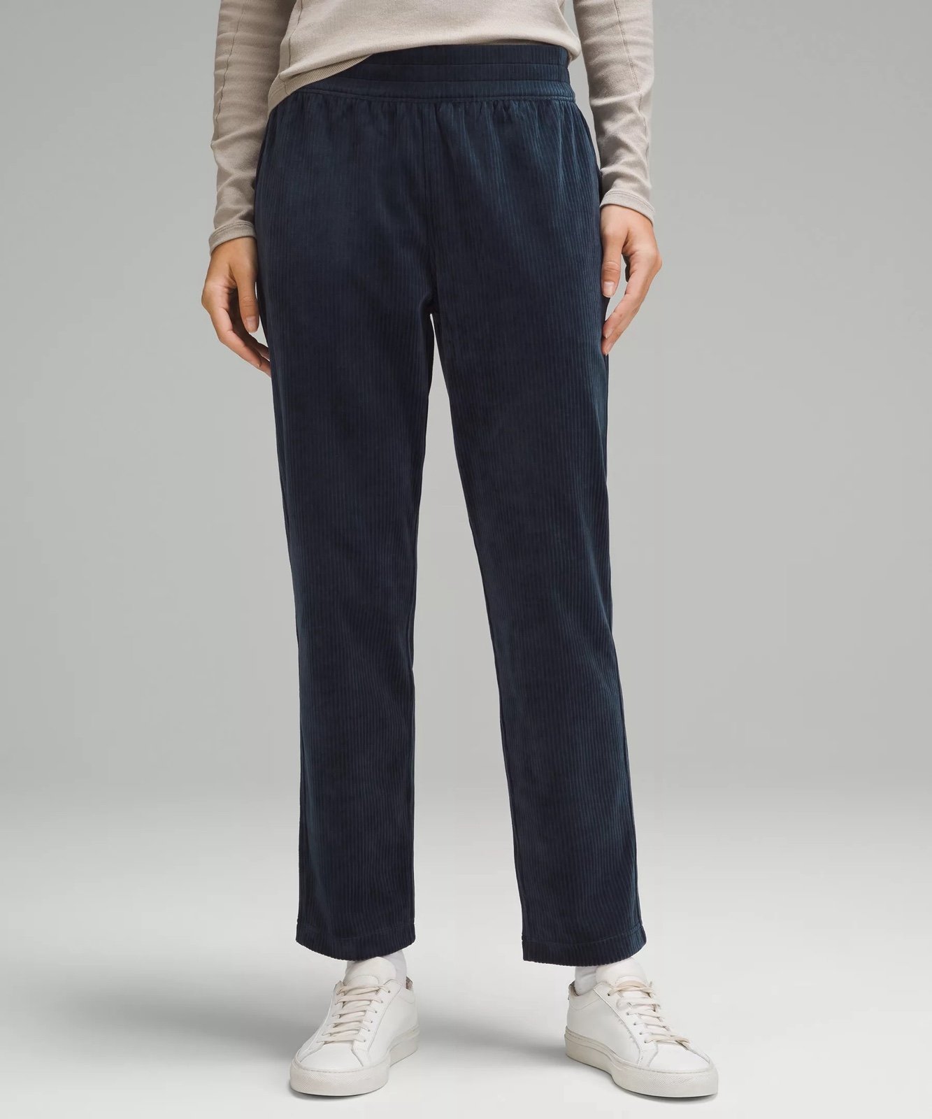 Lululemon Scuba Mid-Rise Straight-Leg Pant 7/8 Length Velvet Cord in true navy