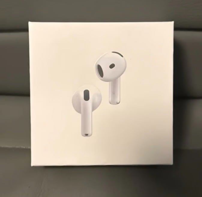 AirPods 4 with ANC